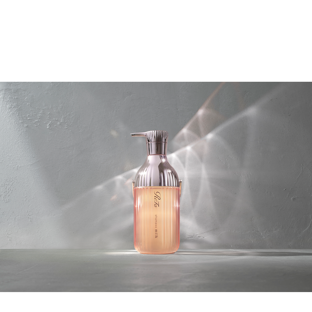 ReFa Milk Protein Shampoo (500ml) - White/Pink